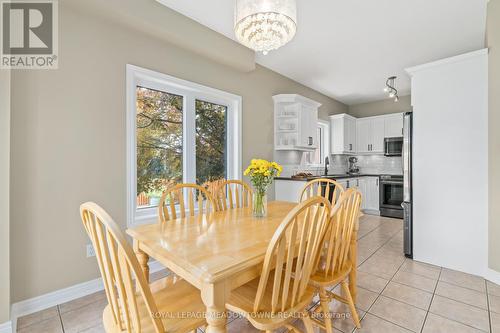 16 Early Street, Halton Hills, ON - Indoor Photo Showing Dining Room