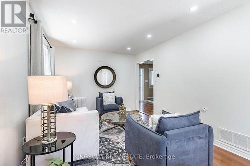 21 Tralee Street, Brampton (Heart Lake), ON - Indoor Photo Showing Living Room