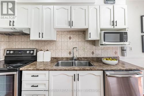 21 Tralee Street, Brampton (Heart Lake), ON - Indoor Photo Showing Kitchen With Double Sink