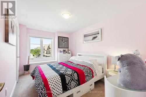 20 Mack Clement Lane, Richmond Hill, ON - Indoor Photo Showing Bedroom