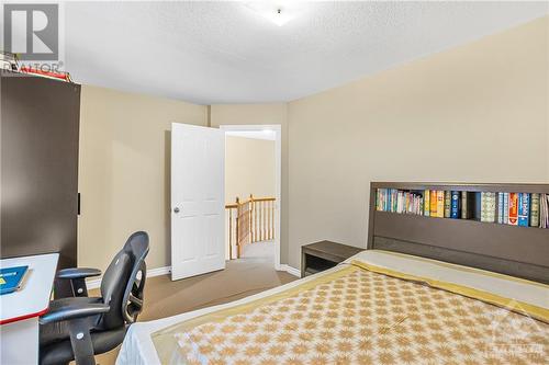 66 Woliston Crescent, Ottawa, ON - Indoor Photo Showing Bedroom