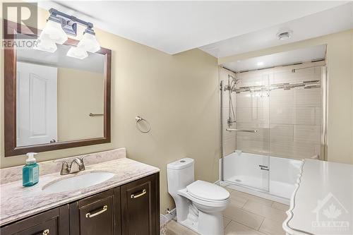 66 Woliston Crescent, Ottawa, ON - Indoor Photo Showing Bathroom