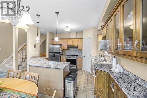 66 Woliston Crescent, Ottawa, ON - Indoor Photo Showing Kitchen With Upgraded Kitchen