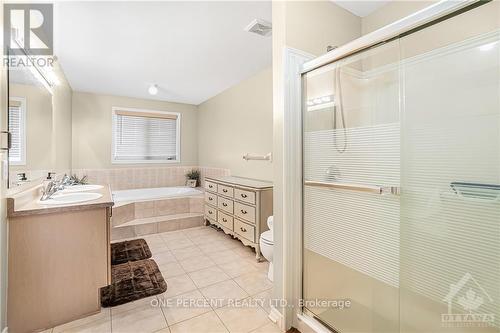 66 Woliston Crescent, Ottawa, ON - Indoor Photo Showing Bathroom