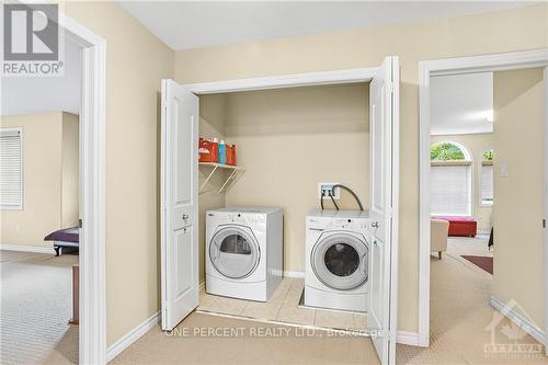 66 Woliston Crescent, Ottawa, ON - Indoor Photo Showing Laundry Room