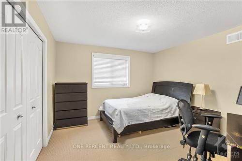 66 Woliston Crescent, Ottawa, ON - Indoor Photo Showing Bedroom