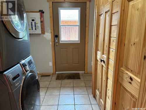 1511 Minayik Crescent, Lac La Ronge, SK - Indoor Photo Showing Laundry Room