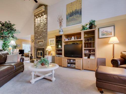 Salon - 4525 Rue De Cherbourg, Trois-Rivières, QC - Indoor Photo Showing Living Room With Fireplace