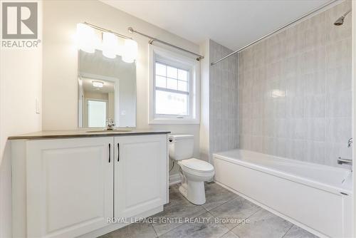 284 Noftall Gardens, Peterborough (Northcrest), ON - Indoor Photo Showing Bathroom