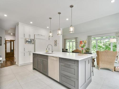 Kitchen - 58 Rue Champêtre, Saint-Hippolyte, QC - Indoor Photo Showing Kitchen With Upgraded Kitchen