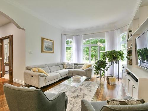 Living room - 58 Rue Champêtre, Saint-Hippolyte, QC - Indoor Photo Showing Living Room