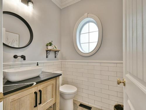 Powder room - 58 Rue Champêtre, Saint-Hippolyte, QC - Indoor Photo Showing Bathroom