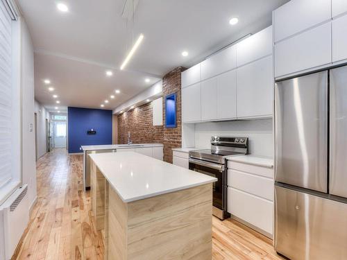 Kitchen - 2120 Boul. De Maisonneuve E., Montréal (Ville-Marie), QC - Indoor Photo Showing Kitchen With Upgraded Kitchen