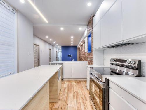 Cuisine - 2120 Boul. De Maisonneuve E., Montréal (Ville-Marie), QC - Indoor Photo Showing Kitchen With Upgraded Kitchen