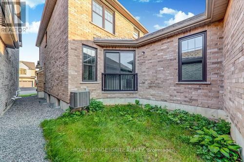 284 Noftall Gardens, Peterborough, ON - Outdoor