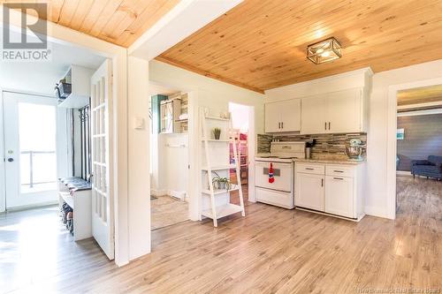 523 Gondola Point Road, Quispamsis, NB - Indoor Photo Showing Kitchen