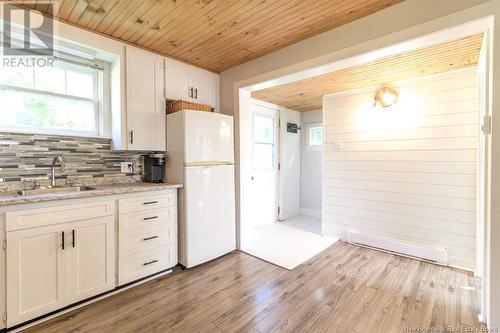 523 Gondola Point Road, Quispamsis, NB - Indoor Photo Showing Kitchen