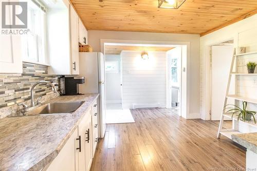 523 Gondola Point Road, Quispamsis, NB - Indoor Photo Showing Kitchen