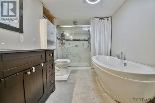 162 Montgomery Ave, Timmins, ON - Indoor Photo Showing Bathroom