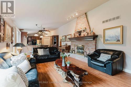 37 Stoneridge Road, Hamilton Township, ON - Indoor Photo Showing Living Room With Fireplace