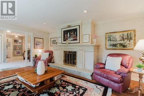 37 Stoneridge Road, Hamilton Township, ON - Indoor Photo Showing Living Room With Fireplace