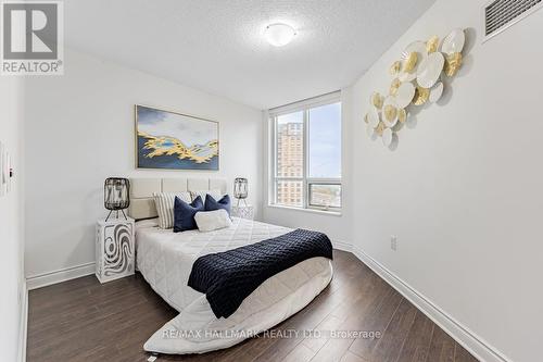 1125 - 500 Doris Avenue, Toronto (Willowdale East), ON - Indoor Photo Showing Bedroom