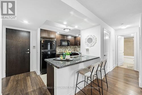 1125 - 500 Doris Avenue, Toronto (Willowdale East), ON - Indoor Photo Showing Kitchen With Double Sink