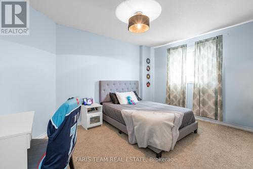 109 Ruffet Drive, Barrie (Edgehill Drive), ON - Indoor Photo Showing Bedroom