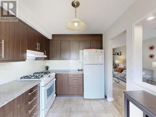 5 Marsden Crescent, Brampton, ON - Indoor Photo Showing Kitchen