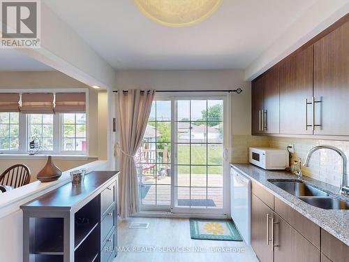 5 Marsden Crescent, Brampton, ON - Indoor Photo Showing Kitchen With Double Sink