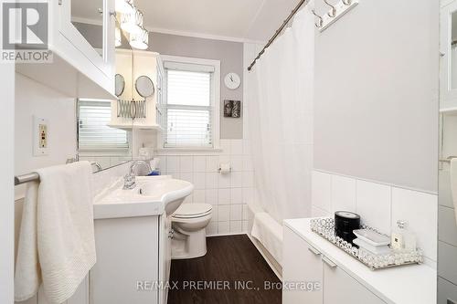 12 Forthbridge Crescent, Toronto (Downsview-Roding-Cfb), ON - Indoor Photo Showing Bathroom