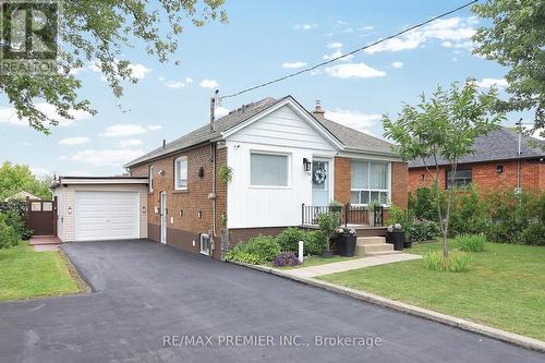 12 Forthbridge Crescent, Toronto (Downsview-Roding-Cfb), ON - Outdoor With Facade