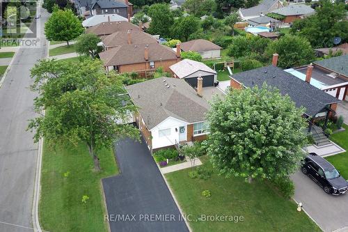 12 Forthbridge Crescent, Toronto (Downsview-Roding-Cfb), ON - Outdoor