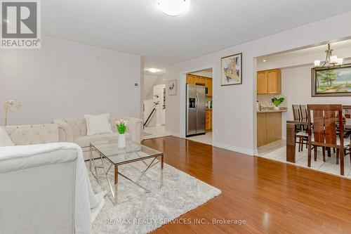 3120 Highbourne Crescent, Oakville (Palermo West), ON - Indoor Photo Showing Living Room