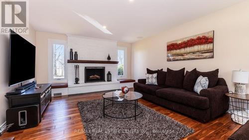 10210 Sixth Line, Halton Hills, ON - Indoor Photo Showing Living Room With Fireplace