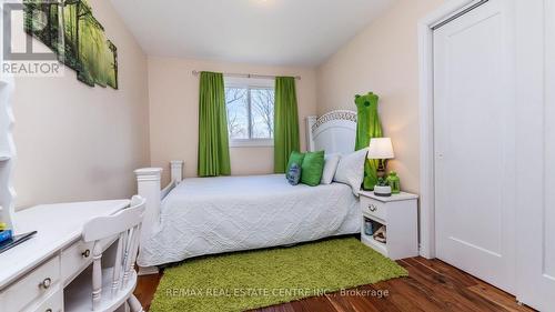 10210 Sixth Line, Halton Hills, ON - Indoor Photo Showing Bedroom