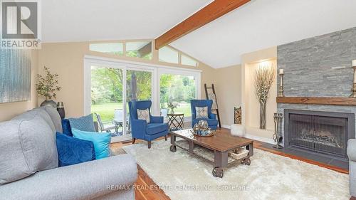 10210 Sixth Line, Halton Hills, ON - Indoor Photo Showing Living Room With Fireplace