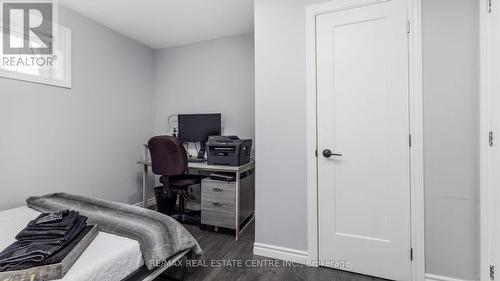 10210 Sixth Line, Halton Hills, ON - Indoor Photo Showing Bedroom