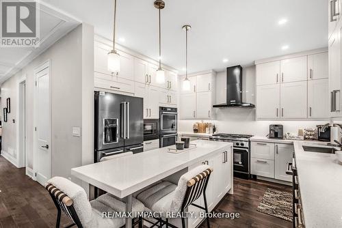 7 Forest Path Court, Toronto (Thistletown-Beaumonde Heights), ON - Indoor Photo Showing Kitchen With Upgraded Kitchen