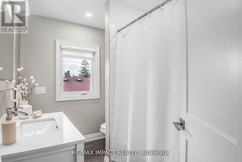 7 Forest Path Court, Toronto (Thistletown-Beaumonde Heights), ON - Indoor Photo Showing Bathroom