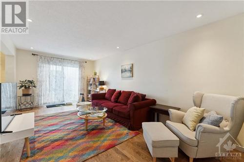 2210 Loyola Avenue Unit#38, Ottawa, ON - Indoor Photo Showing Living Room