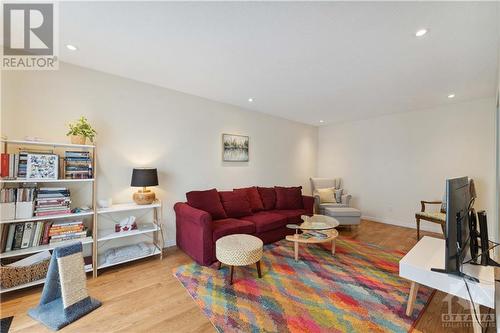 2210 Loyola Avenue Unit#38, Ottawa, ON - Indoor Photo Showing Living Room