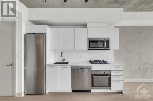 203 Catherine Street Unit#413, Ottawa, ON - Indoor Photo Showing Kitchen With Stainless Steel Kitchen With Upgraded Kitchen