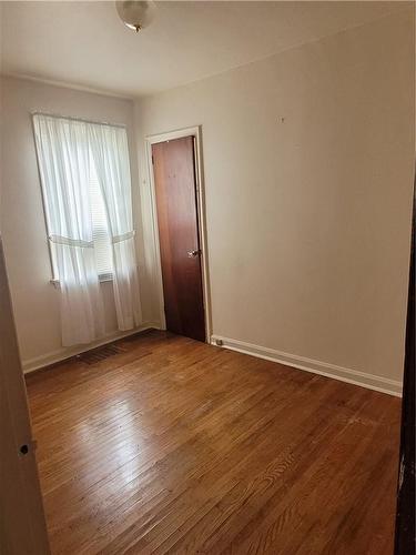 146 Cochrane Road, Hamilton, ON - Indoor Photo Showing Other Room