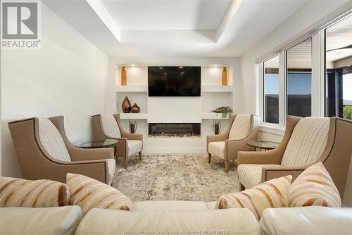 413 Pearson, Amherstburg, ON - Indoor Photo Showing Living Room