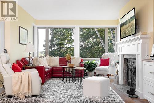 3 - 321 Grandview Hilltop Drive, Huntsville, ON - Indoor Photo Showing Living Room