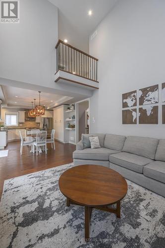 19 Caverhill Crescent, Middlesex Centre (Komoka), ON - Indoor Photo Showing Living Room