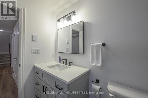 19 Caverhill Crescent, Middlesex Centre (Komoka), ON - Indoor Photo Showing Bathroom