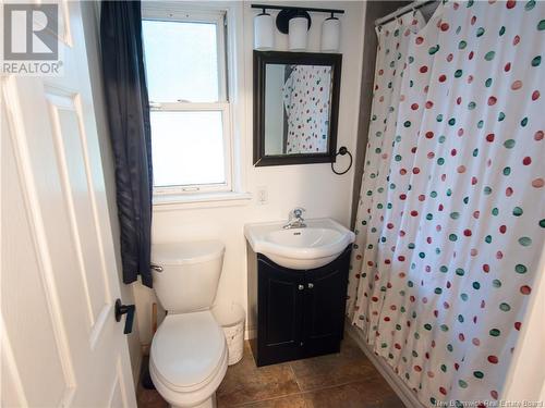 213 Reade Street, Moncton, NB - Indoor Photo Showing Bathroom