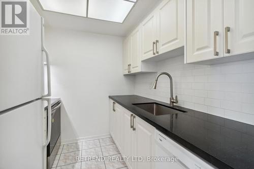 1013 - 7 Bishop Avenue, Toronto (Newtonbrook East), ON - Indoor Photo Showing Kitchen